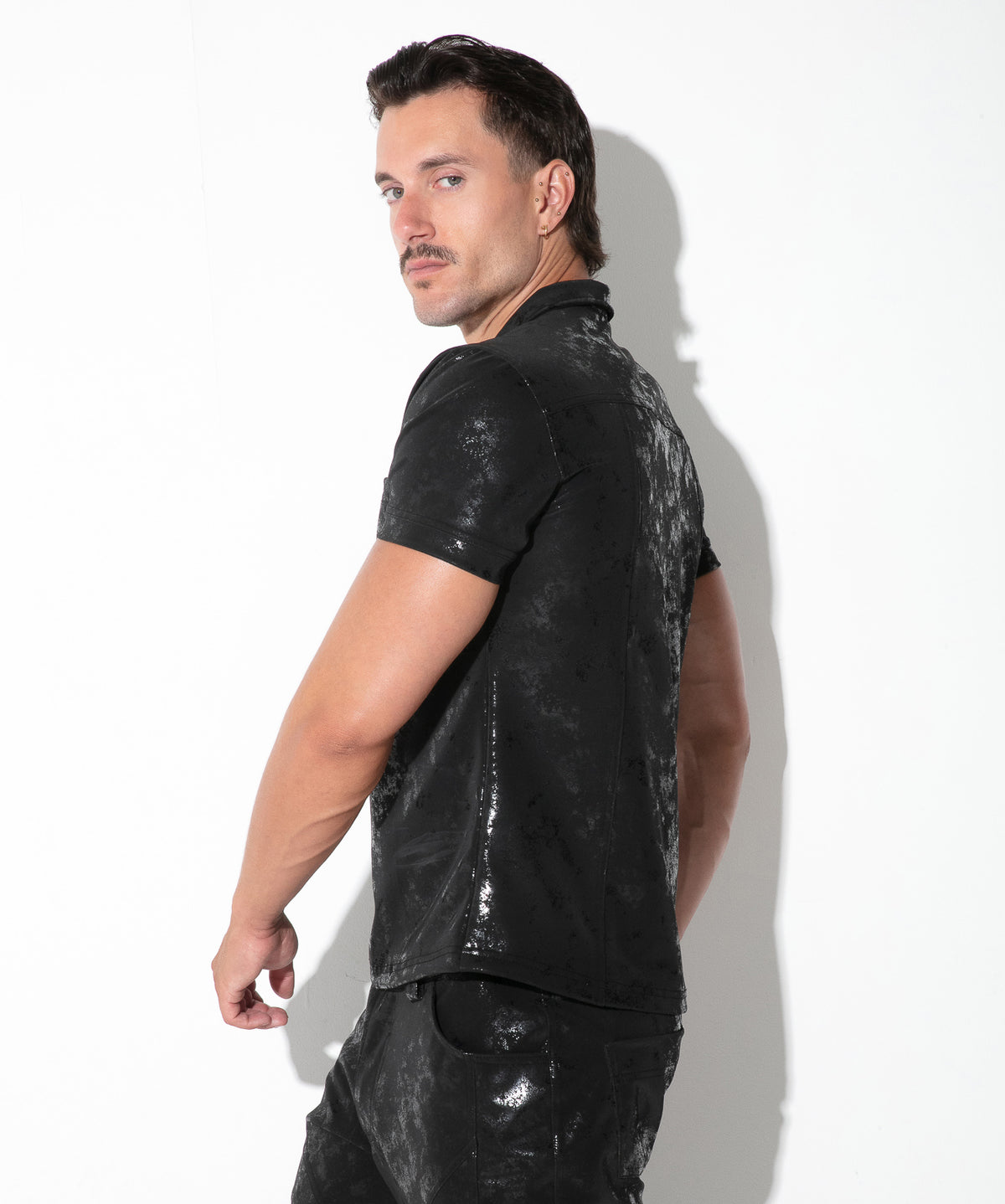 Kunstleder-Poloshirt im Vintage-Look 9839 – Schwarz