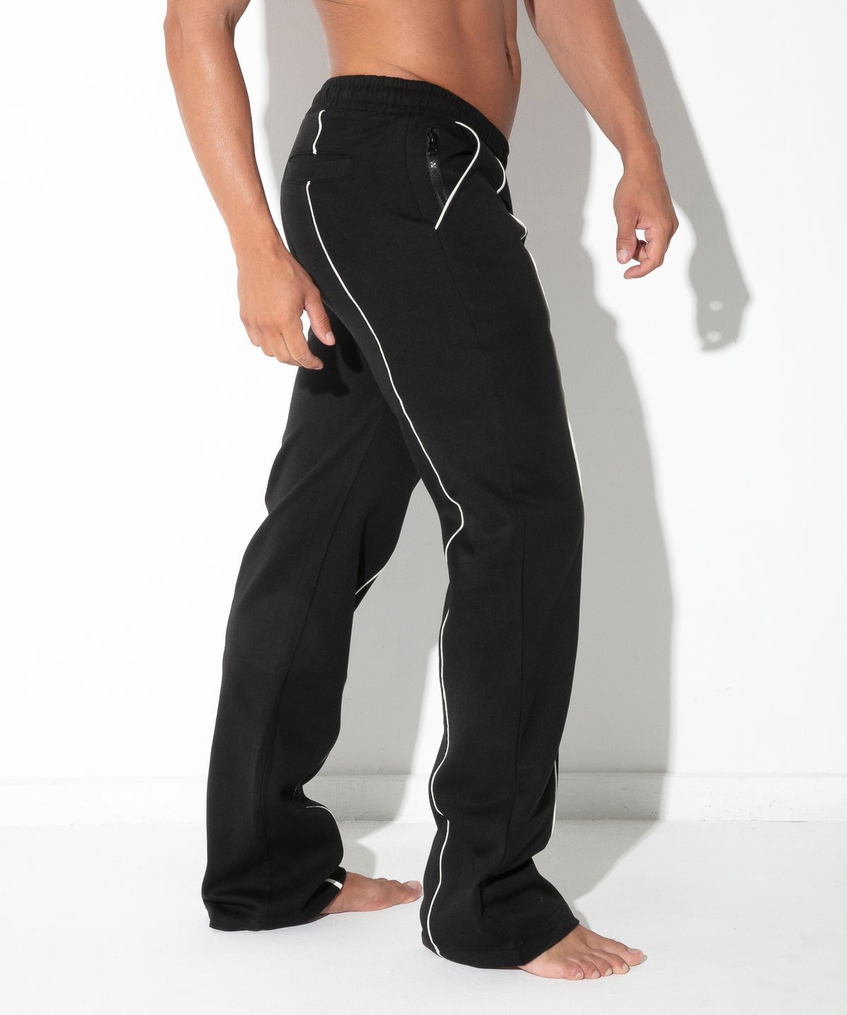 Lounge-Jogginghose mit Kontrast-Paspeln 9944 – Bordeaux - Code 22 - Shop Deutschland Noodosz