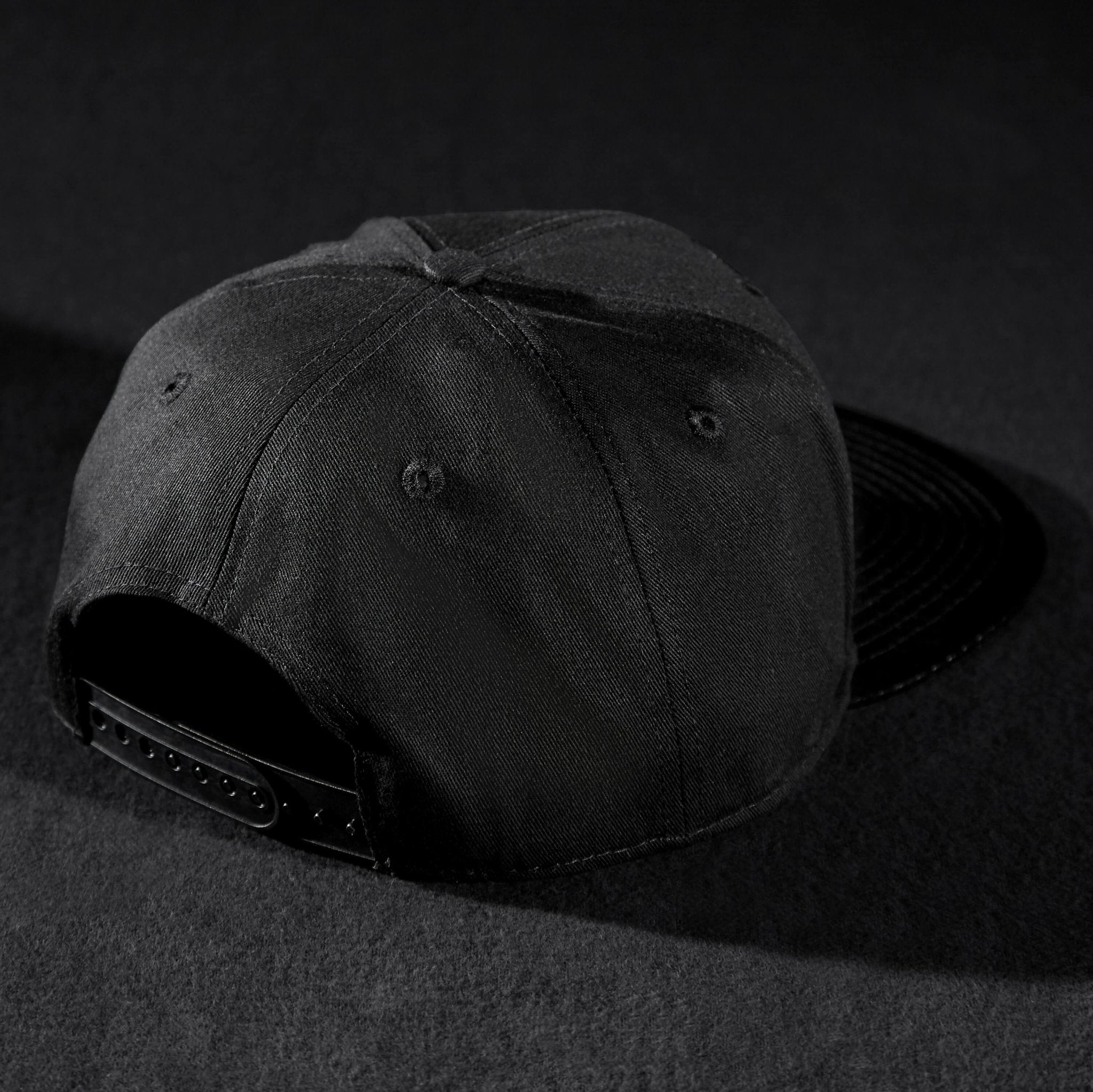 Snapback Cap - Black & Black Carbon - Pablo & Capone - Shop Deutschland Noodosz
