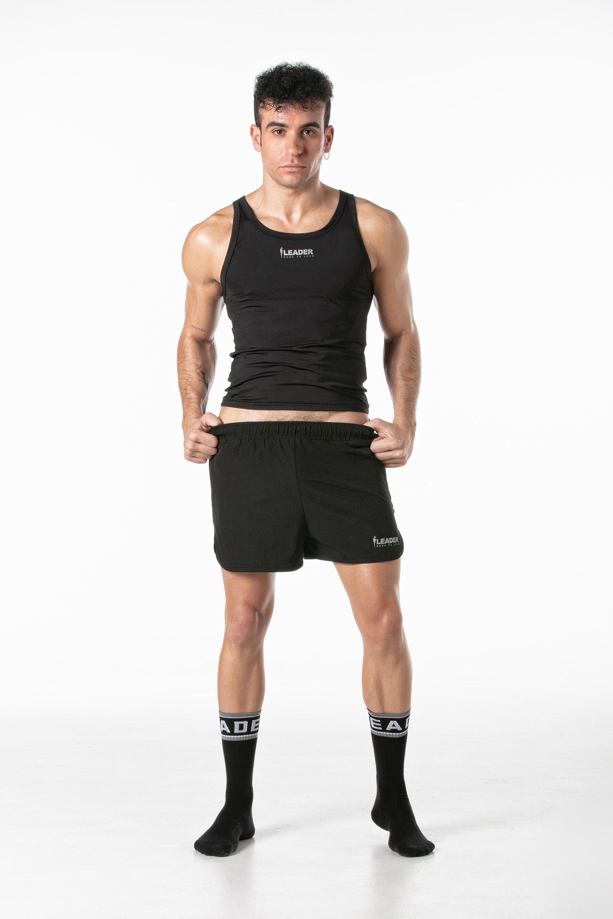 Sportliches Crop-Tanktop, schwarz – 2