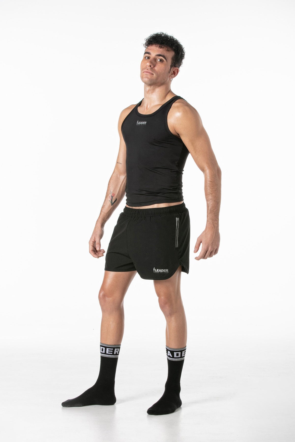 Sportliches Crop-Tanktop, schwarz – 3