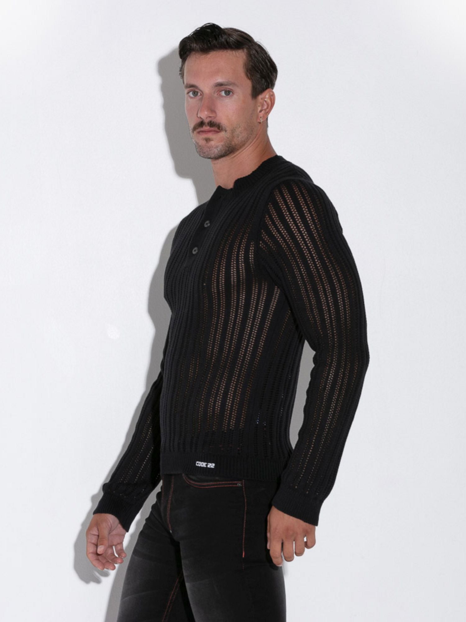 CODE 22 KNITTED HENLEY - 7005 Strick Langarm T-Shirt Black