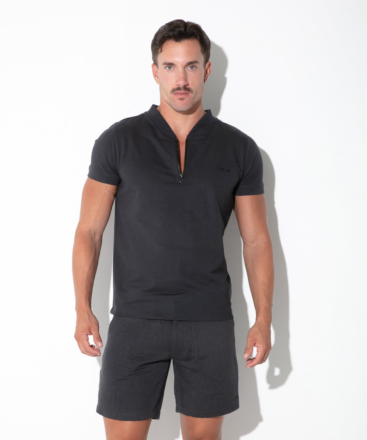 French-Terry T-Shirt mit Half-Zip 9786 – Dunkelgrau - Code 22 - Shop Deutschland Noodosz