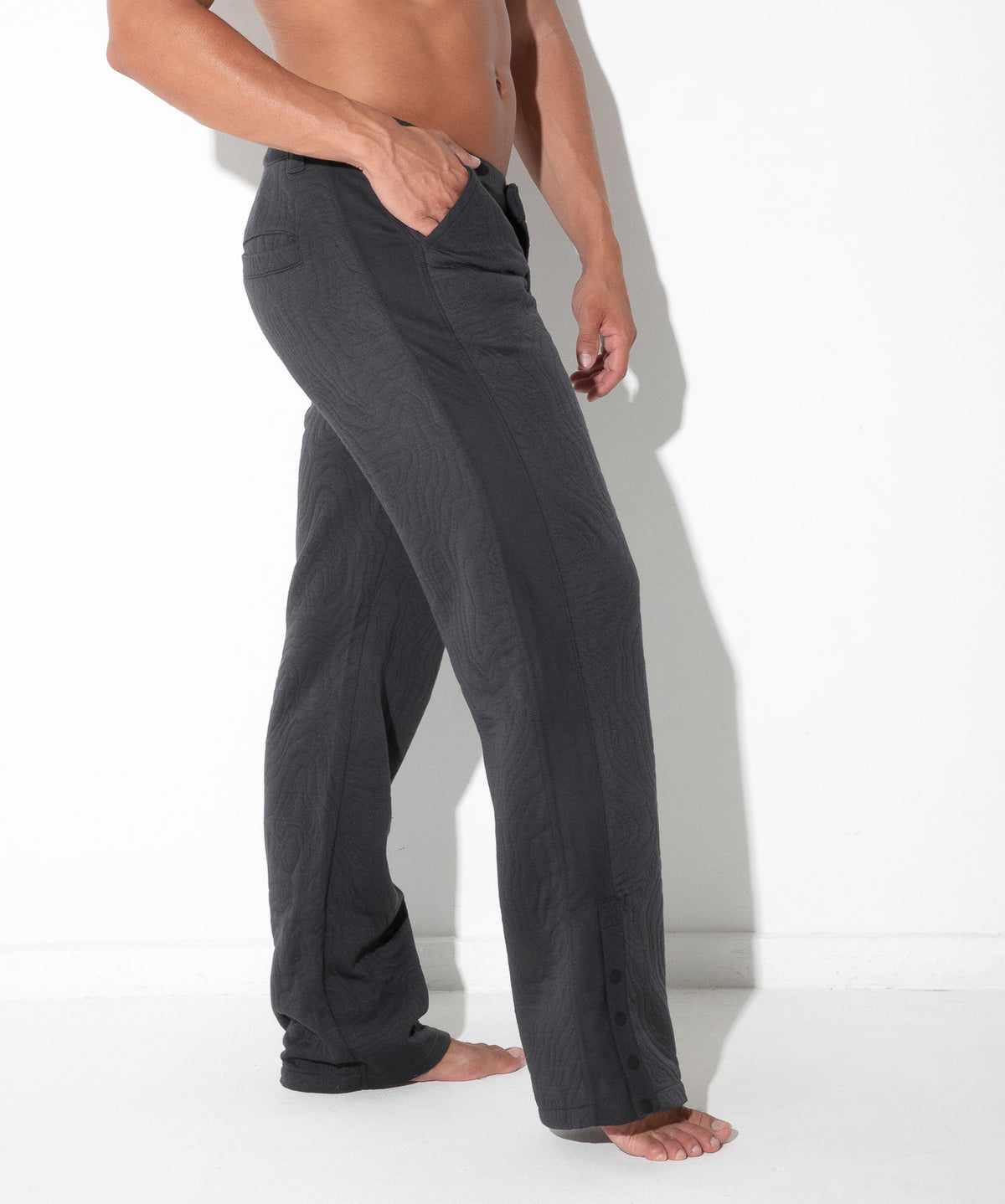 Gesteppte Hose mit Druckknopf-Details 9787 - Code 22 - Shop Deutschland Noodosz