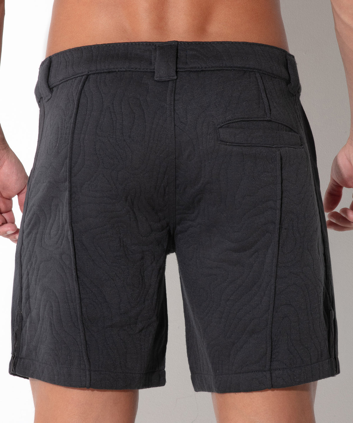 Gesteppte Shorts mit Druckknopf-Details 9788