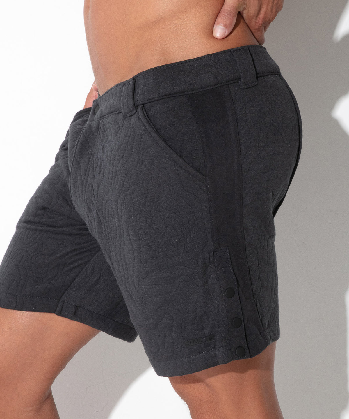Gesteppte Shorts mit Druckknopf-Details 9788