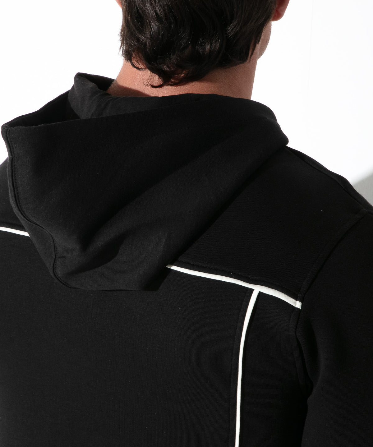 Lounge-Hoodie mit Kontrast-Paspeln 9943 – Bordeaux - Code 22 - Shop Deutschland Noodosz