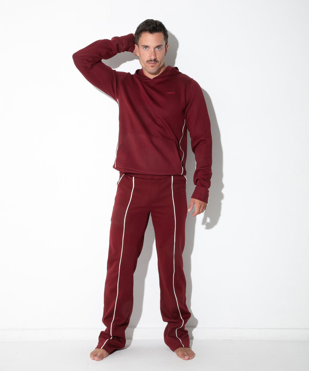 Lounge-Hoodie mit Kontrast-Paspeln 9943 – Bordeaux - Code 22 - Shop Deutschland Noodosz