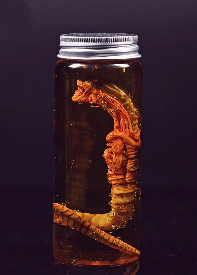Xenomorph Larva Tank – Anime Alien Culture Vessel
