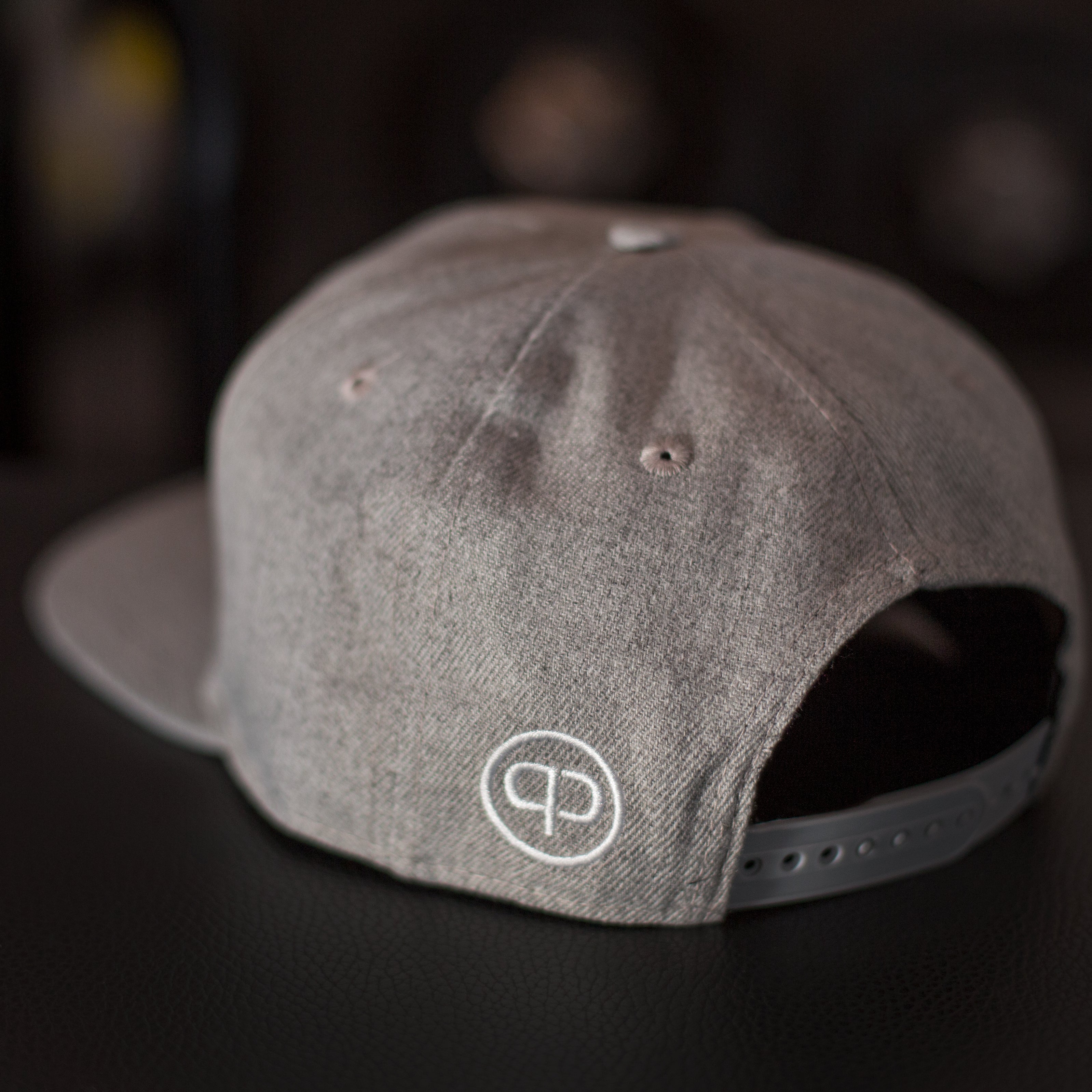 Snapback Cap - Grey & White
