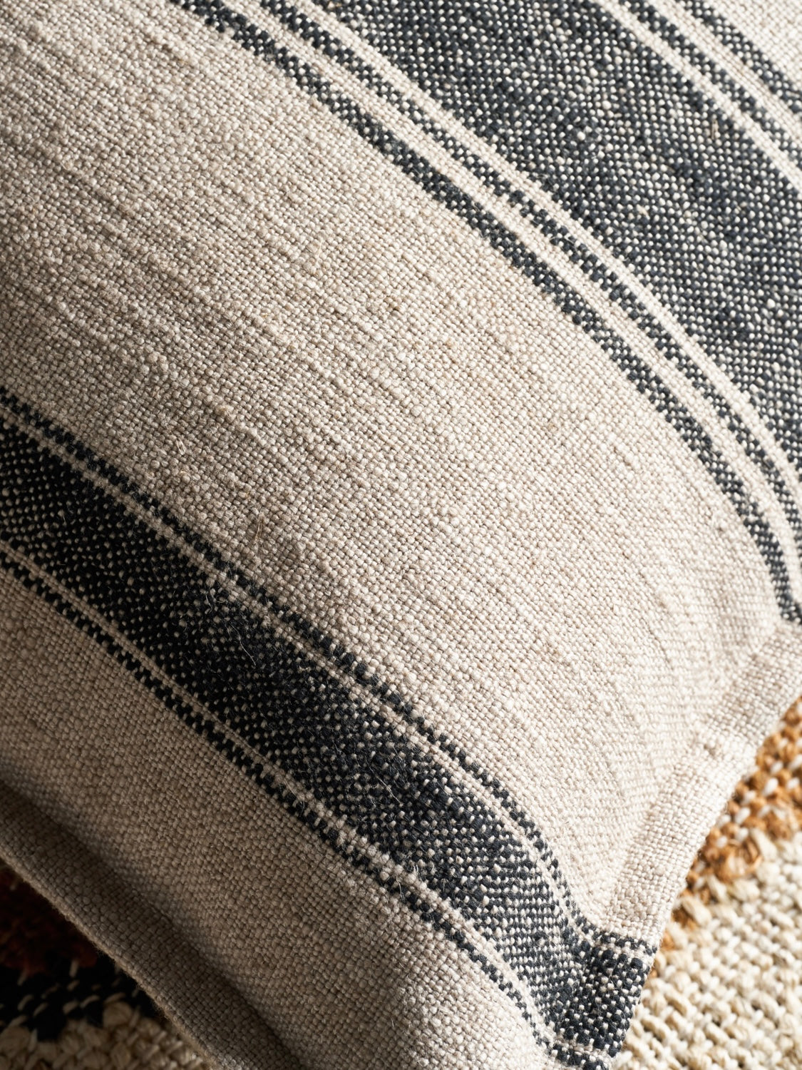 Dekokissen HDSuto grau/wollweiß, in 2 Größen