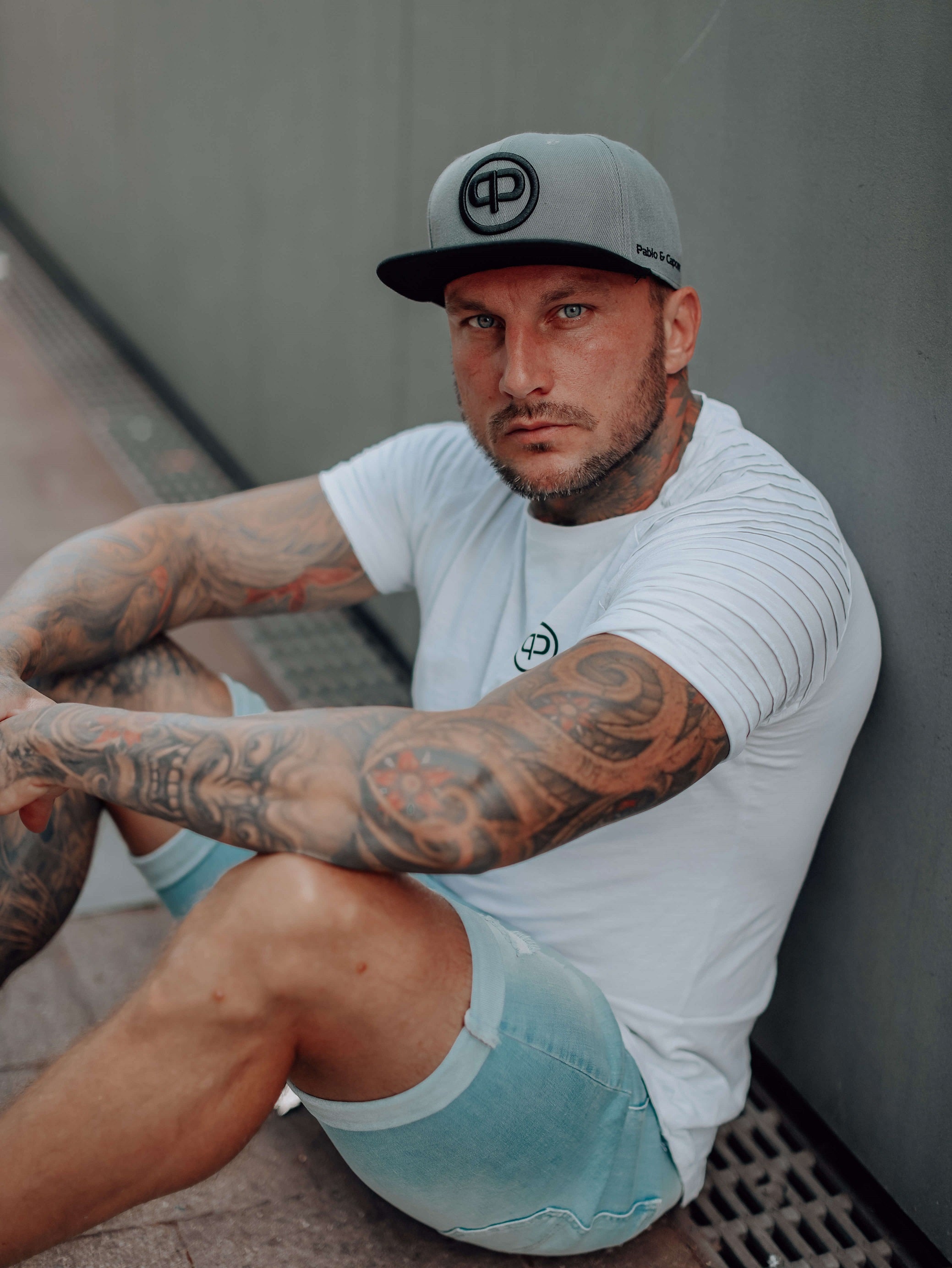 Snapback Cap - Anthracite on Black