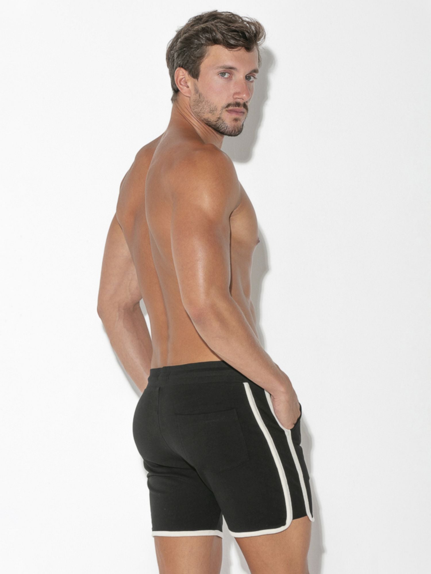 CODE 22 FOCUS SHORT - 9817 Gymshort, kurze Sporthose - Code 22 - Shop Deutschland Noodosz