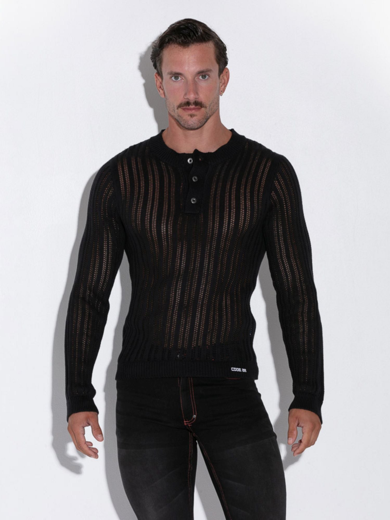 CODE 22 KNITTED HENLEY - 7005 Strick Langarm T-Shirt Black - Code 22 - Shop Deutschland Noodosz