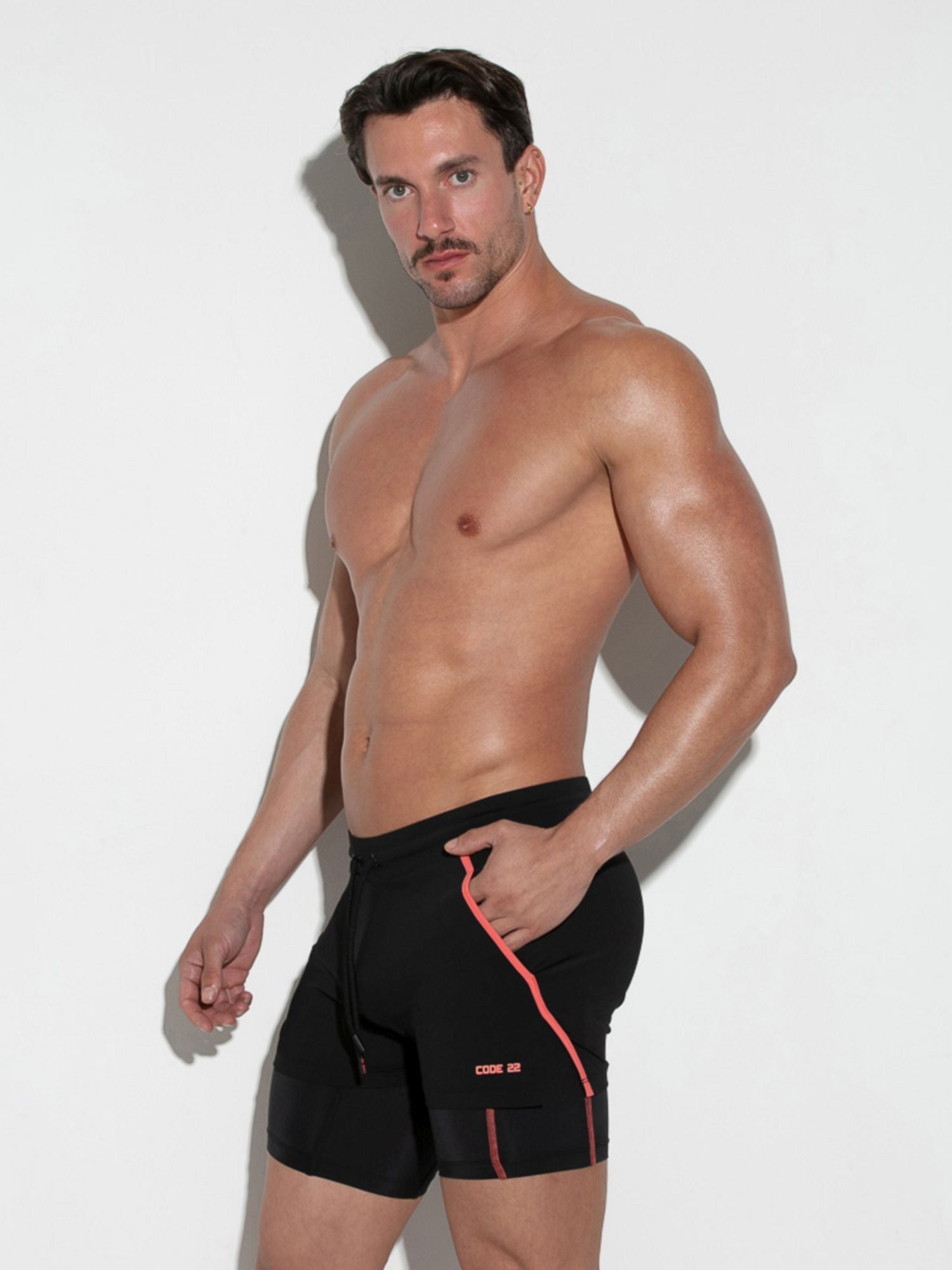 CODE 22 TRAINING MINI SHORT - 9938 Gymshort, kurze Sporthose - Code 22 - Shop Deutschland Noodosz