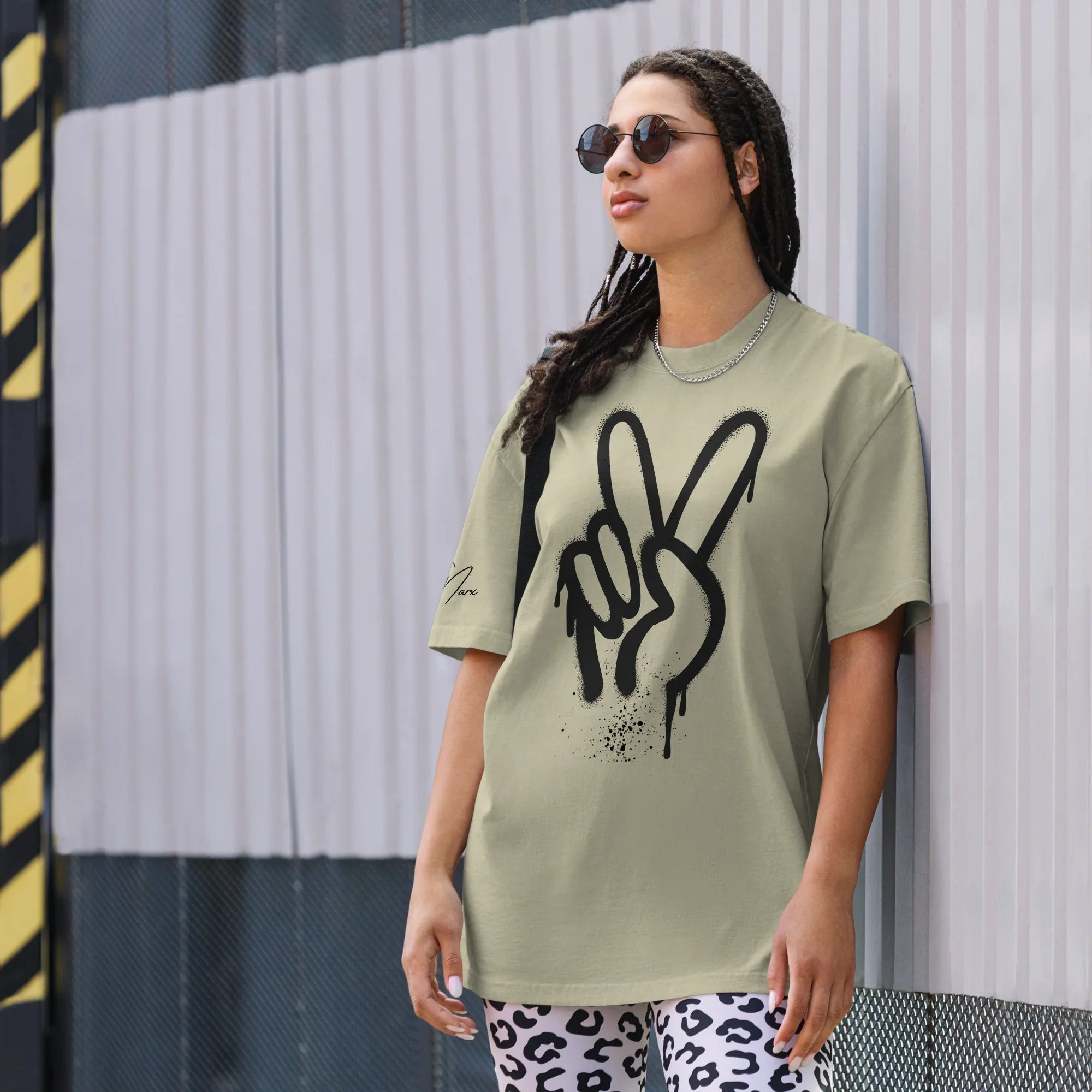 Oversized T-Shirt "Spray Peace" - flyliving - Shop Deutschland Noodosz