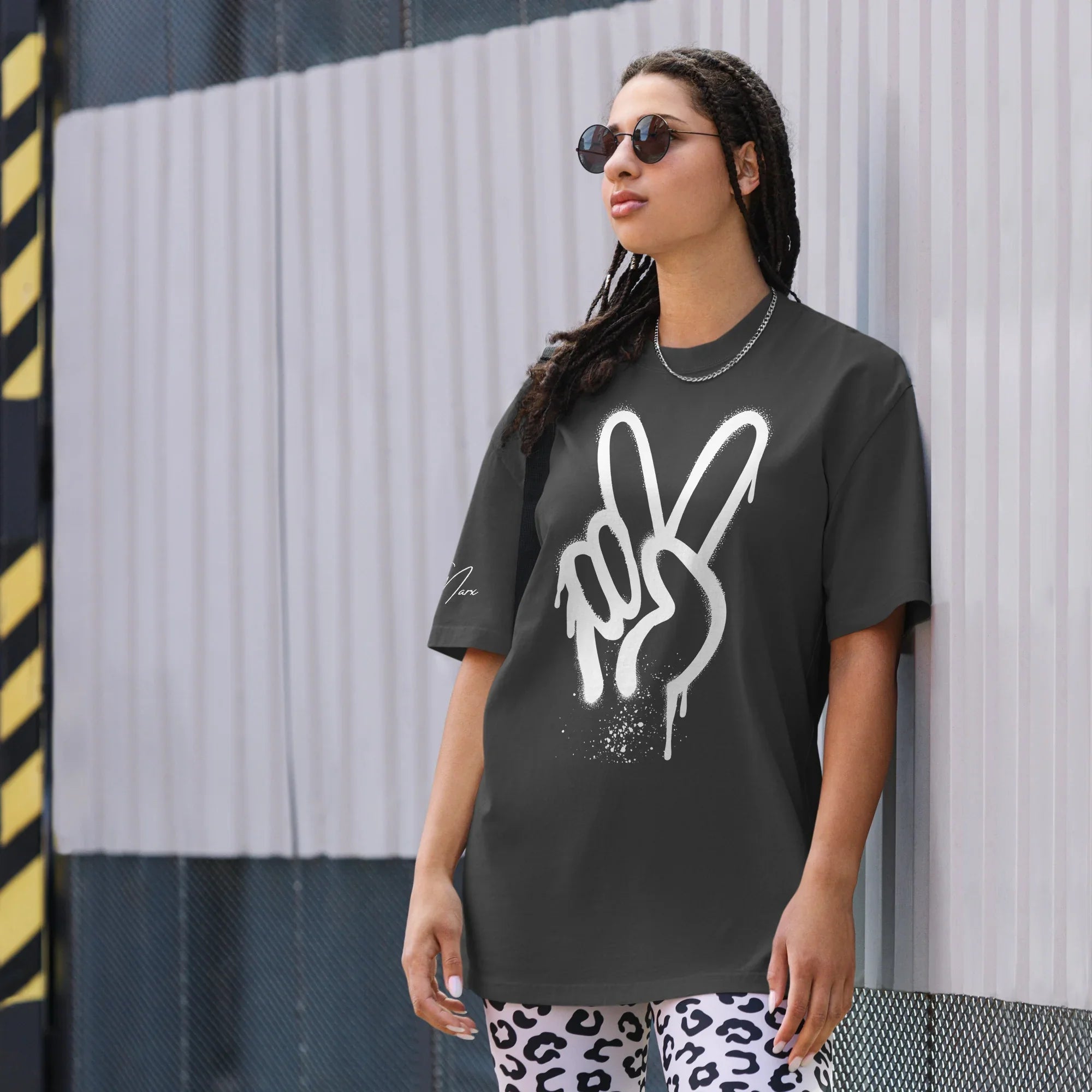 Oversized T-Shirt "Spray Peace" - flyliving - Shop Deutschland Noodosz