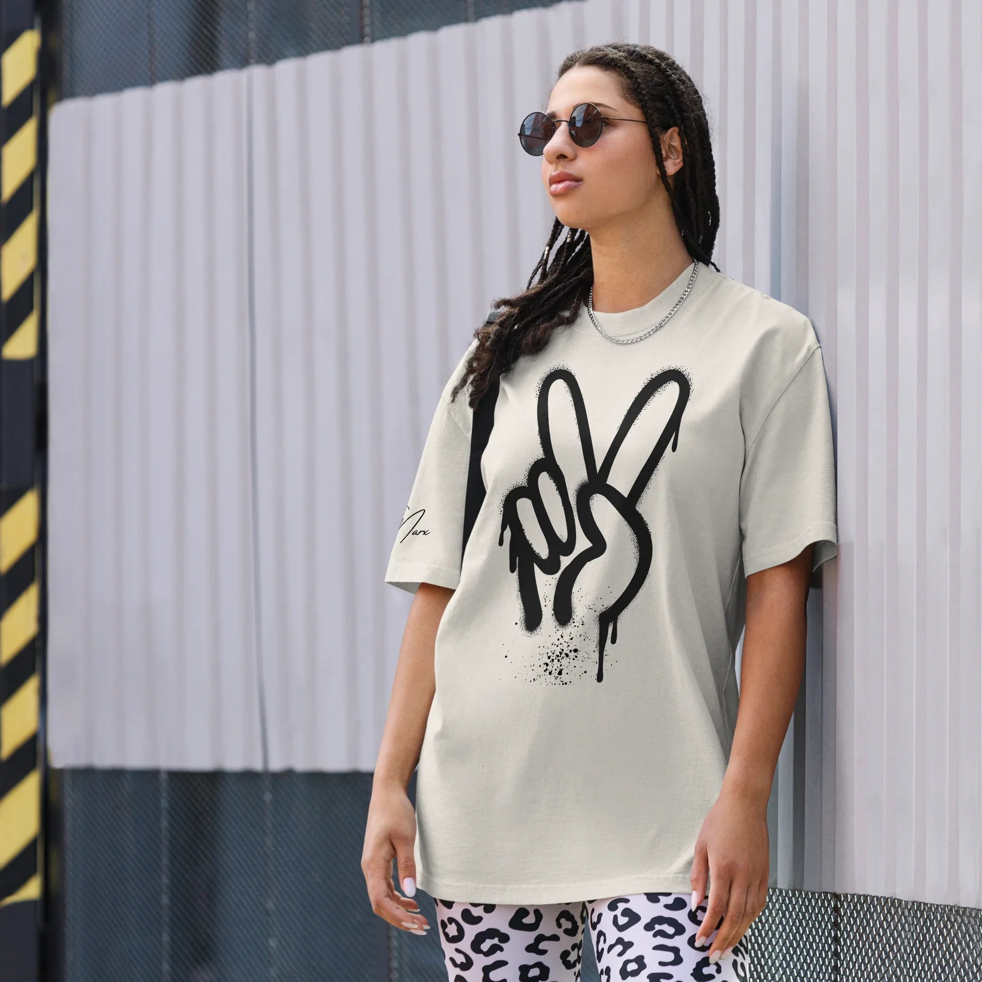 Oversized T-Shirt "Spray Peace" - flyliving - Shop Deutschland Noodosz