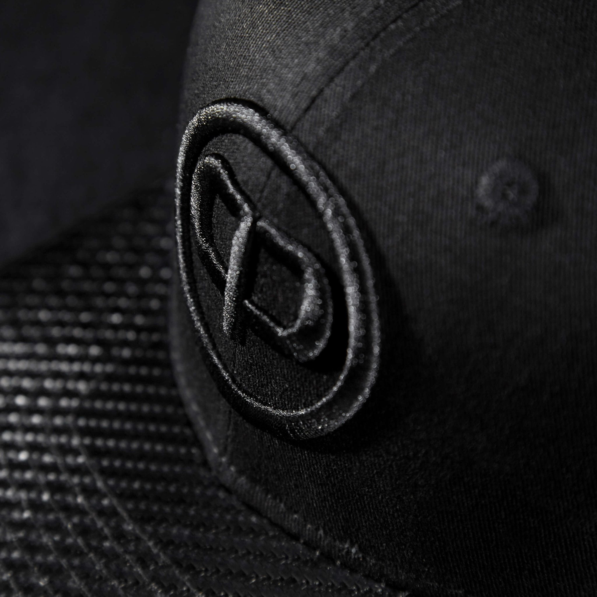 Snapback Cap - Black & Black Carbon - Pablo & Capone - Shop Deutschland Noodosz