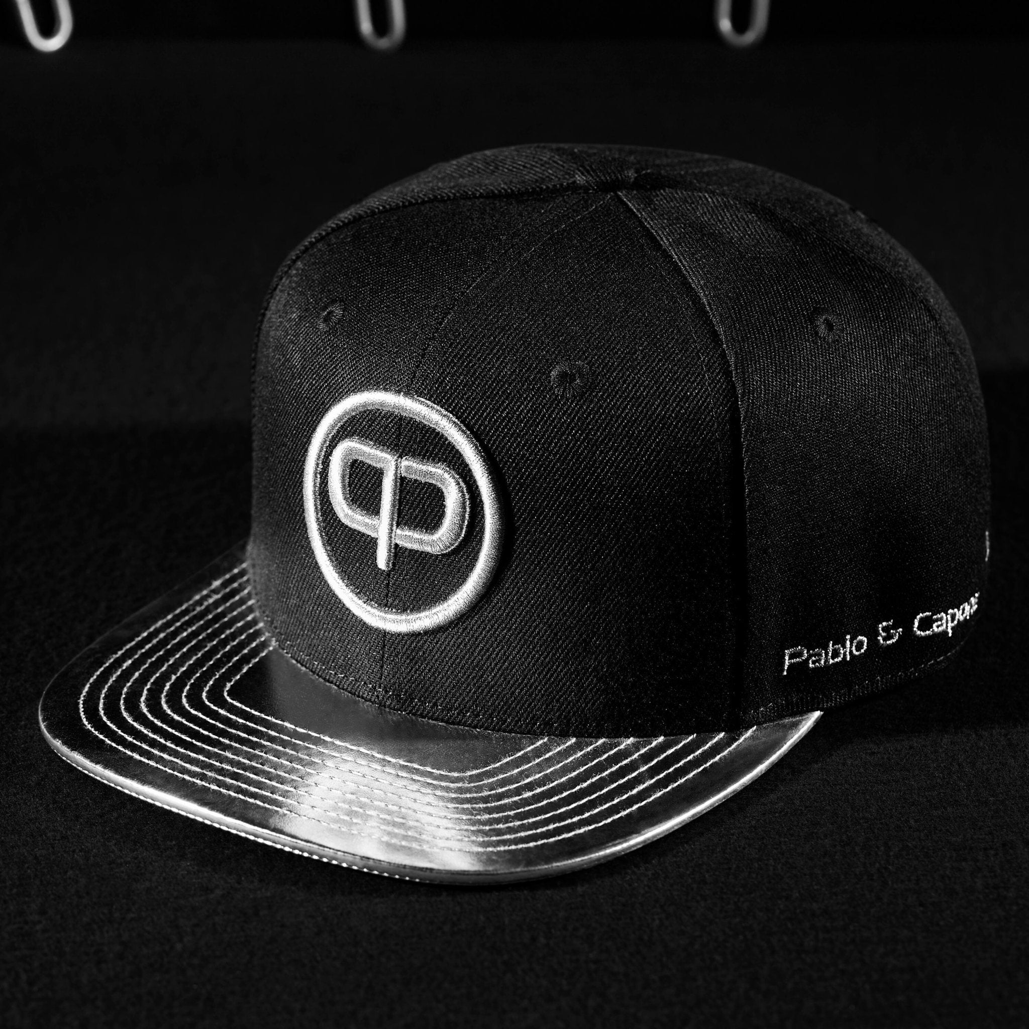 Snapback Cap - Black on Silver - Pablo & Capone - Shop Deutschland Noodosz
