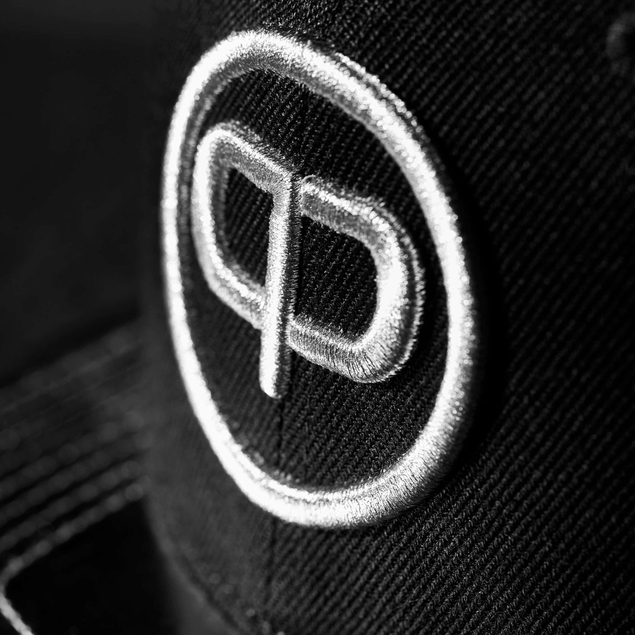 Snapback Cap - Black on Silver - Pablo & Capone - Shop Deutschland Noodosz