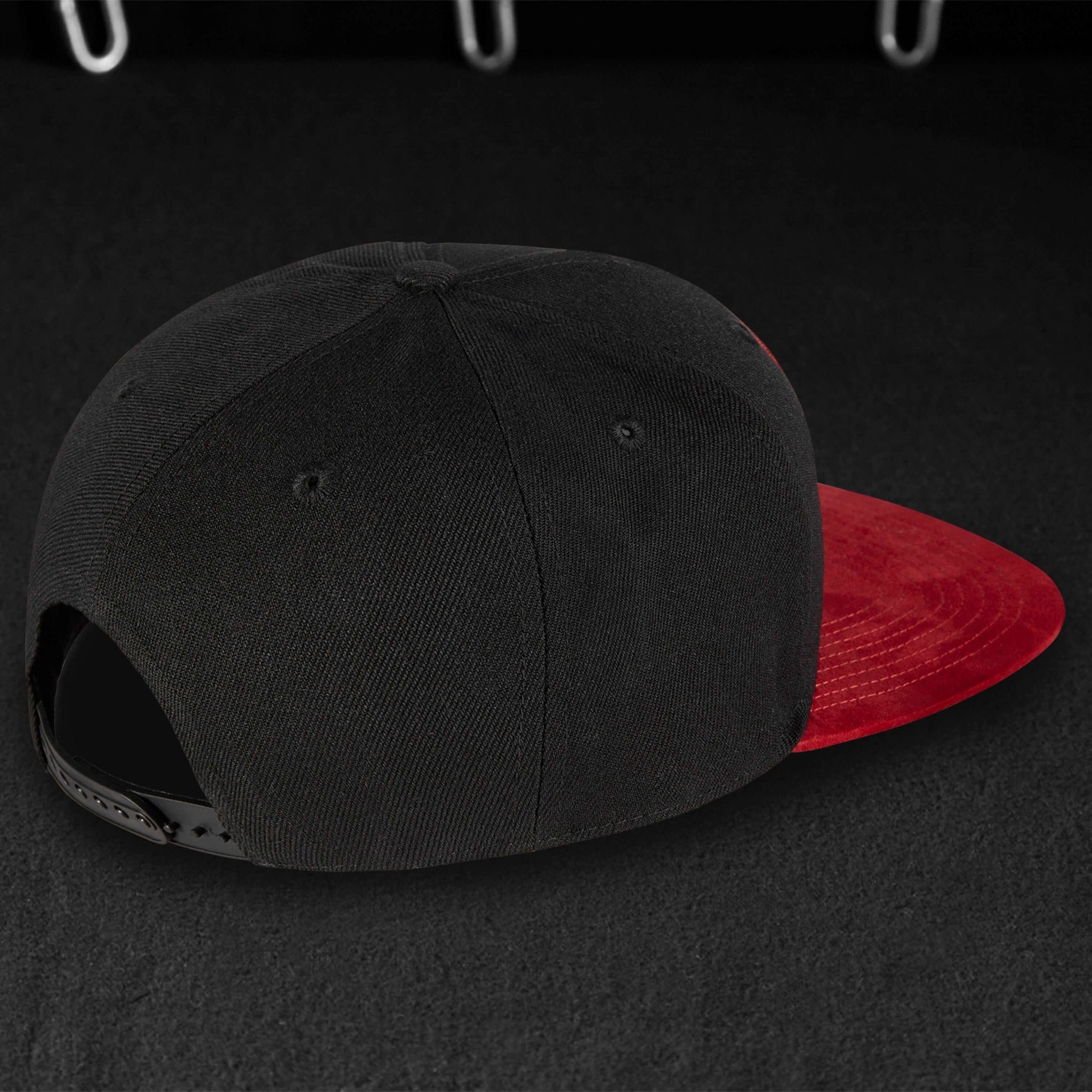 Snapback Cap - Black & Red - Suede - Pablo & Capone - Shop Deutschland Noodosz