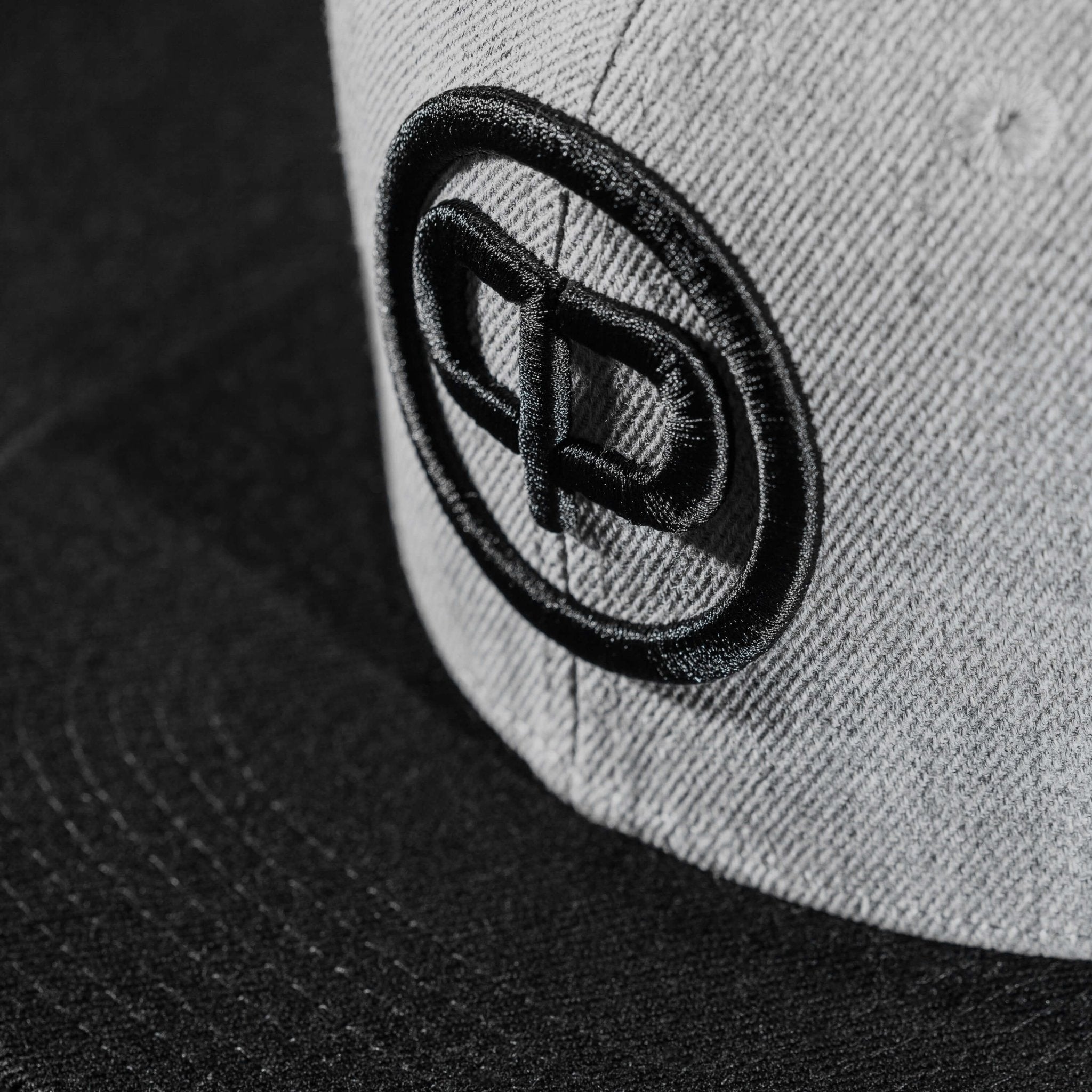 Snapback Cap - Grey on Black - Pablo & Capone - Shop Deutschland Noodosz